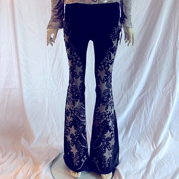 NWT! Anna Sui for Free People pull on flare leg pants with free tee. Size 28. - Picture 1 of 10